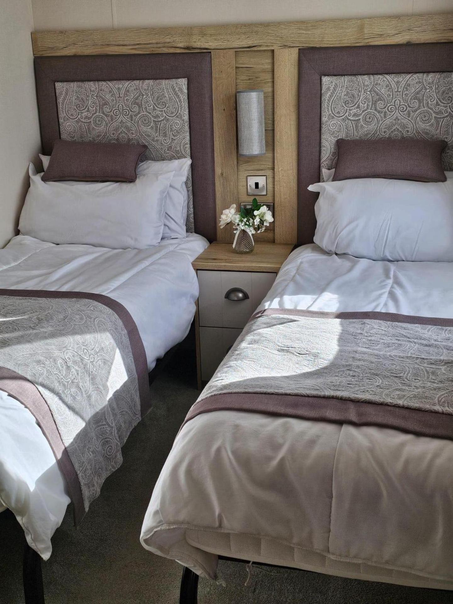 Premium 2 Bedroom Caravan With Free Wifi Holiday home *